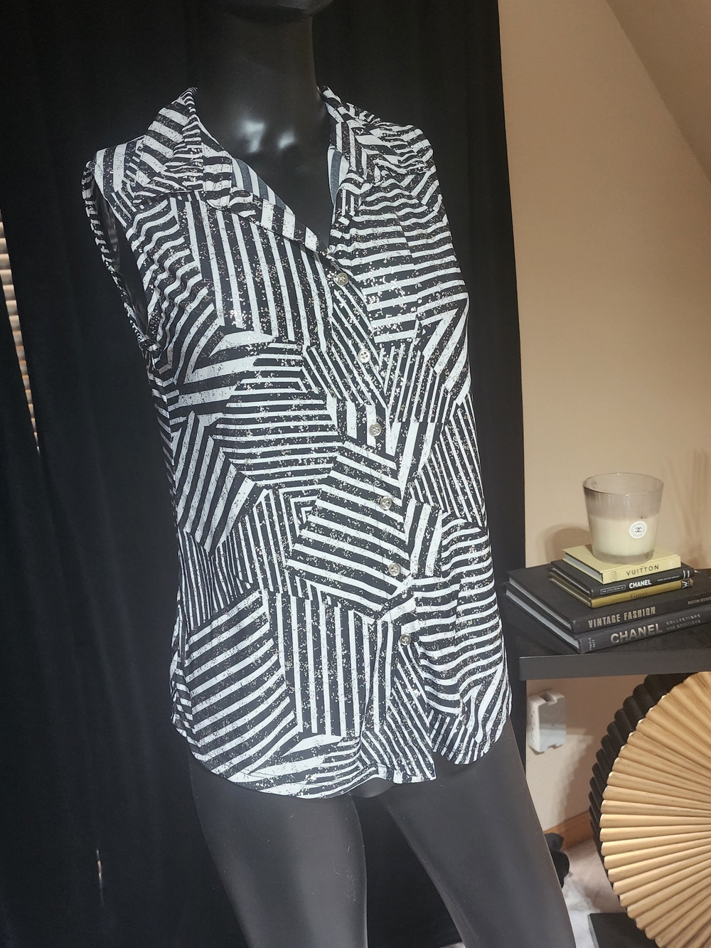 Emily Daniels Geometric Sleeveless Blouse Size Small Mod Art Print - Picture 3 of 7